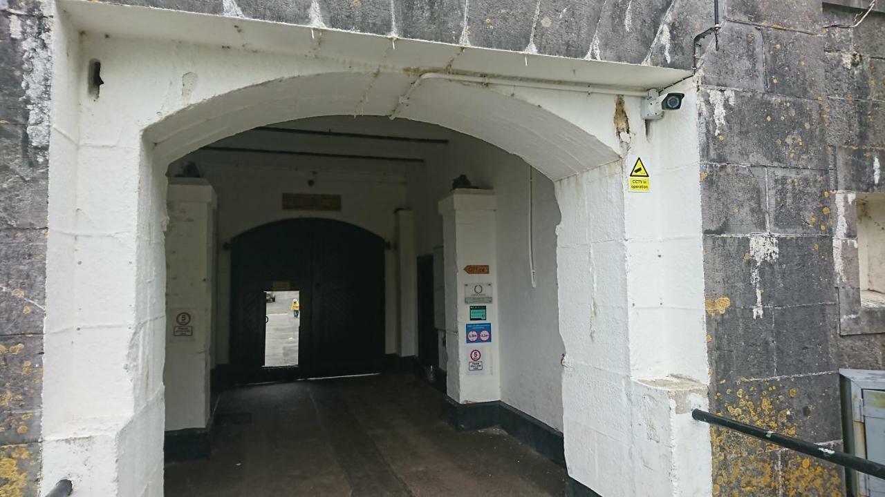 Fsc Dale Fort Hostel 외부 사진